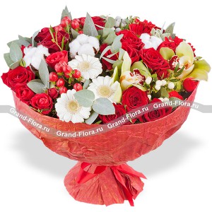 Яркие чувства - букет с красными розами и герберами